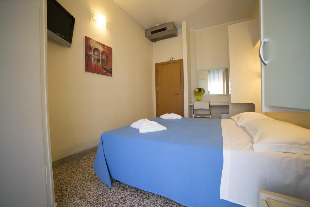 Hotel Europa Rimini Buitenkant foto