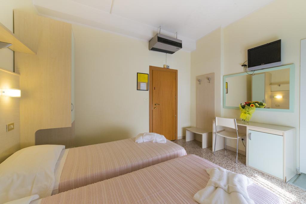 Hotel Europa Rimini Buitenkant foto