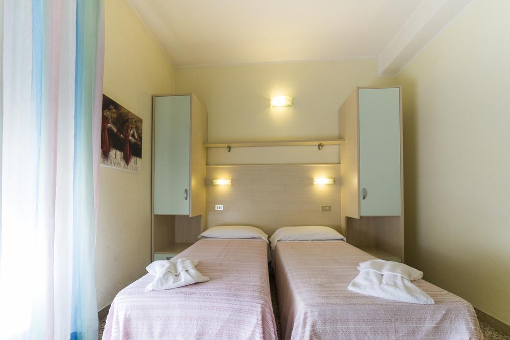 Hotel Europa Rimini Buitenkant foto