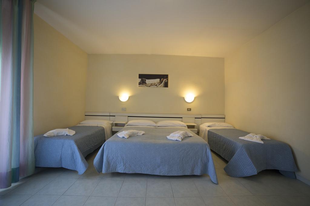 Hotel Europa Rimini Buitenkant foto