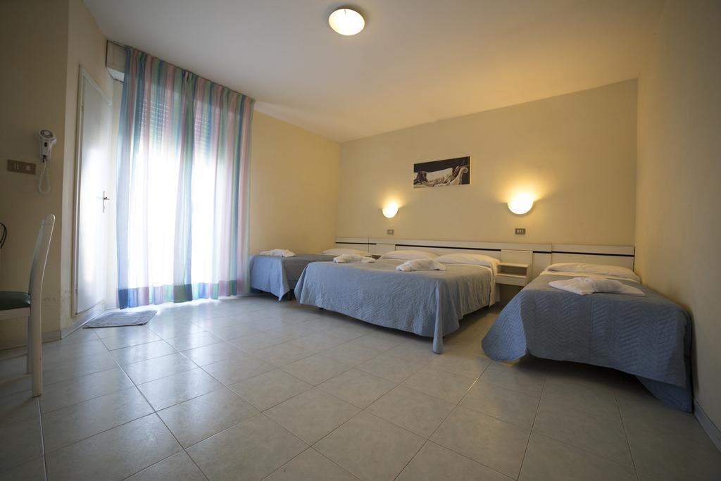 Hotel Europa Rimini Buitenkant foto