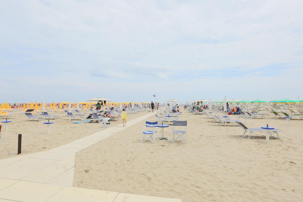Hotel Europa Rimini Buitenkant foto