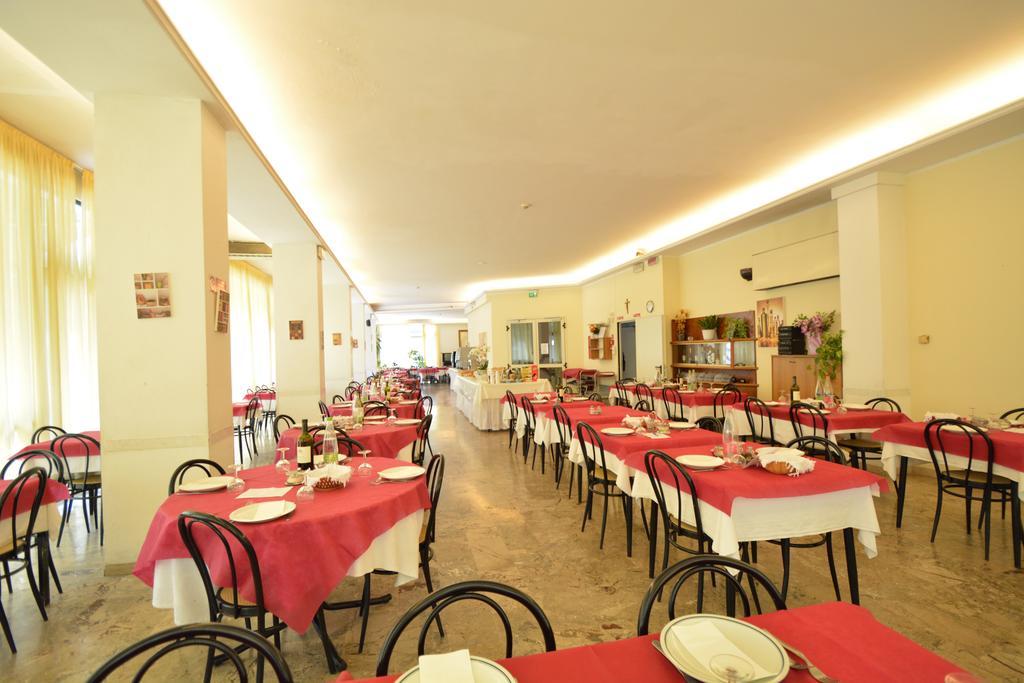 Hotel Europa Rimini Buitenkant foto