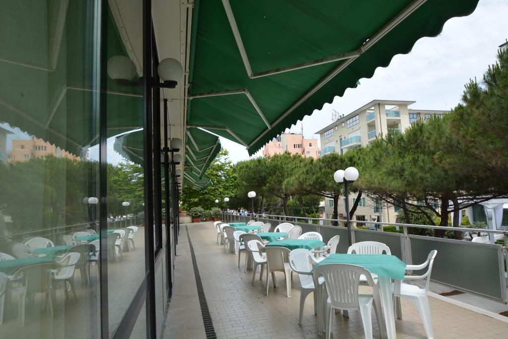Hotel Europa Rimini Buitenkant foto