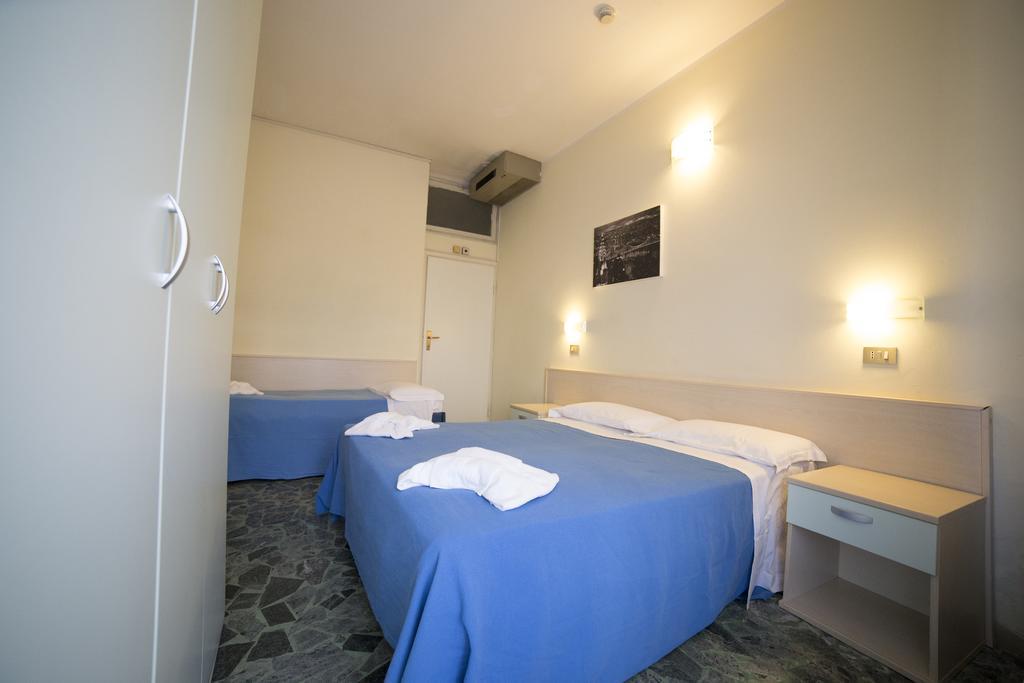Hotel Europa Rimini Buitenkant foto