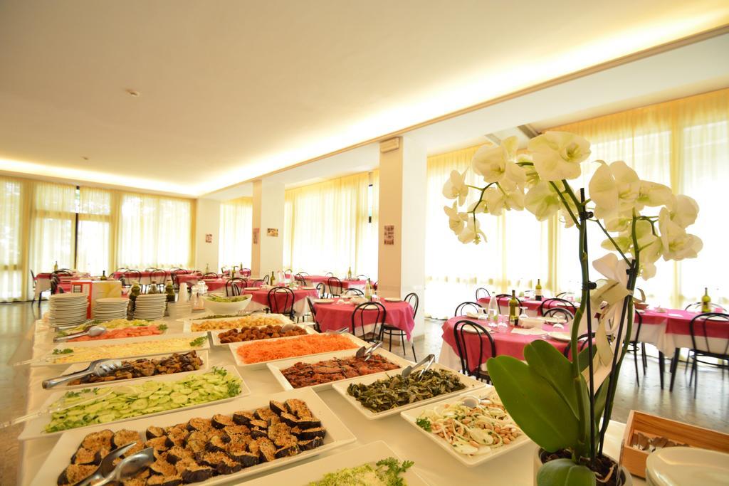 Hotel Europa Rimini Buitenkant foto