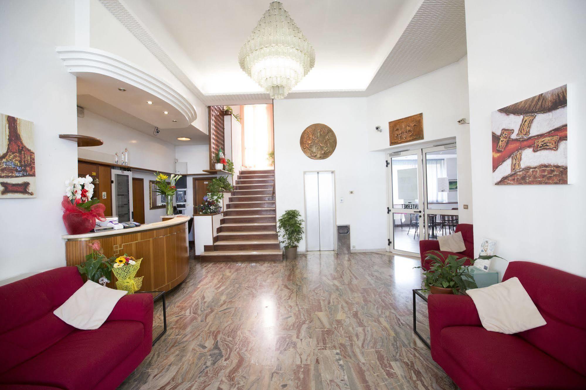 Hotel Europa Rimini Buitenkant foto