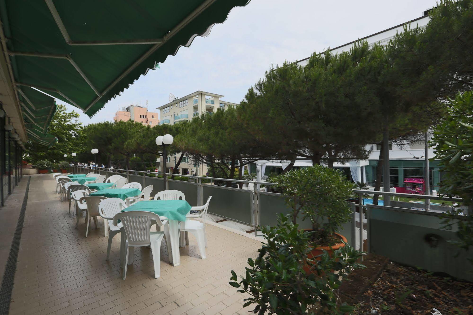 Hotel Europa Rimini Buitenkant foto